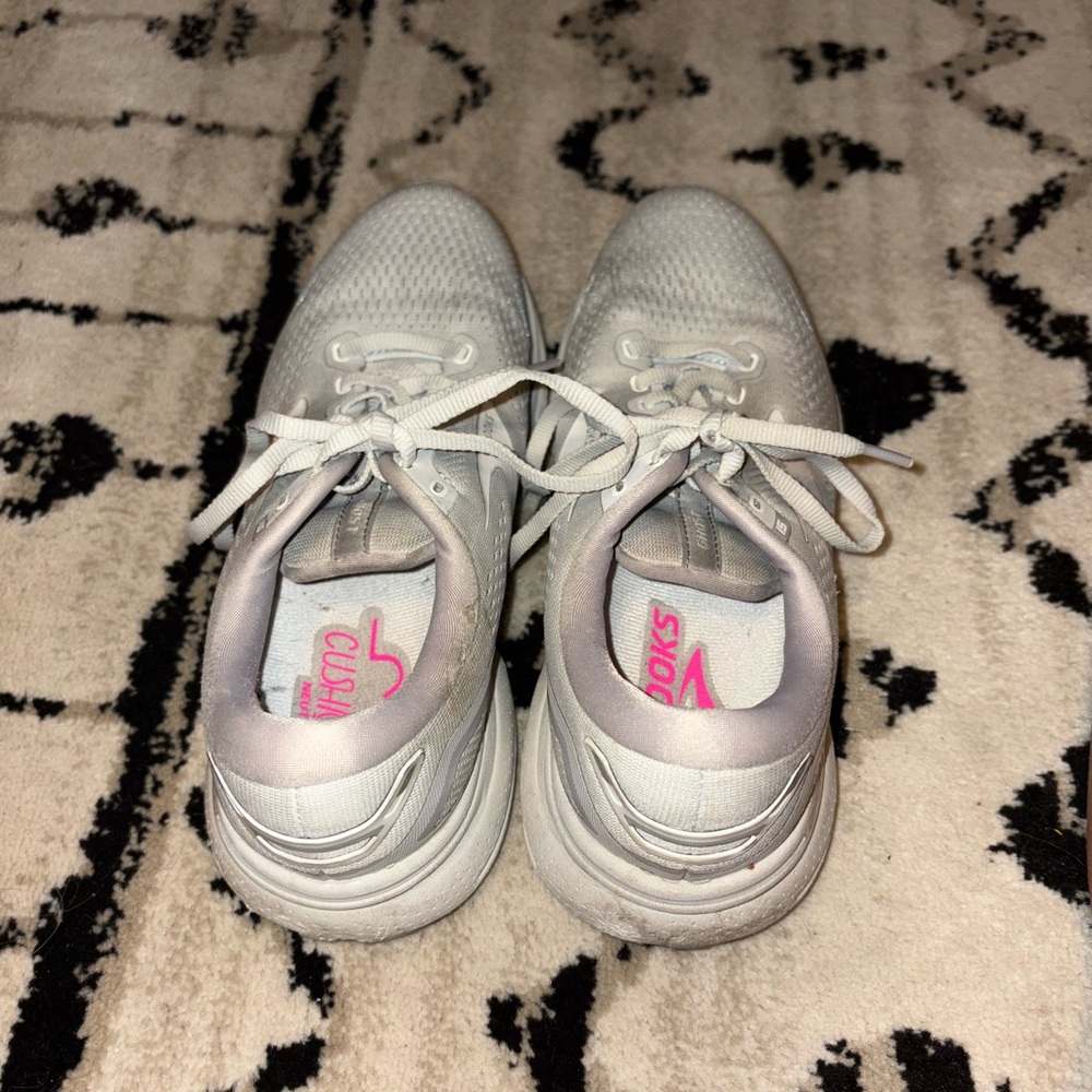 Brooks Light Gray Athletic Shoes